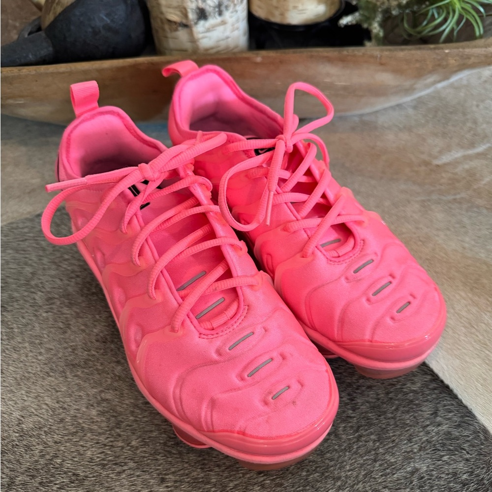 Nike Pink VaporMax Plus Sneakers size 7